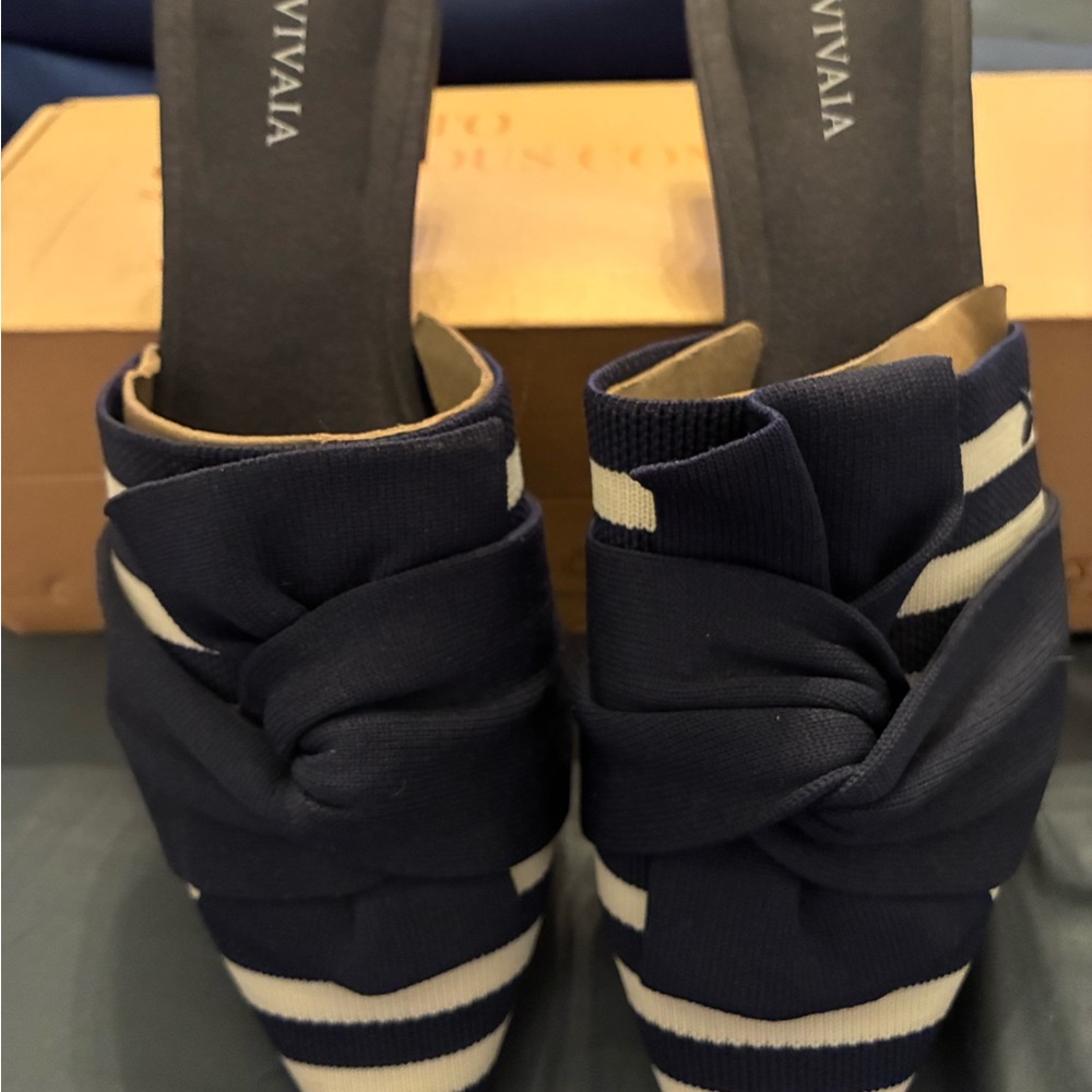 VIVAIA Navy and White Knotted Bow Mules - Picture 7 of 7